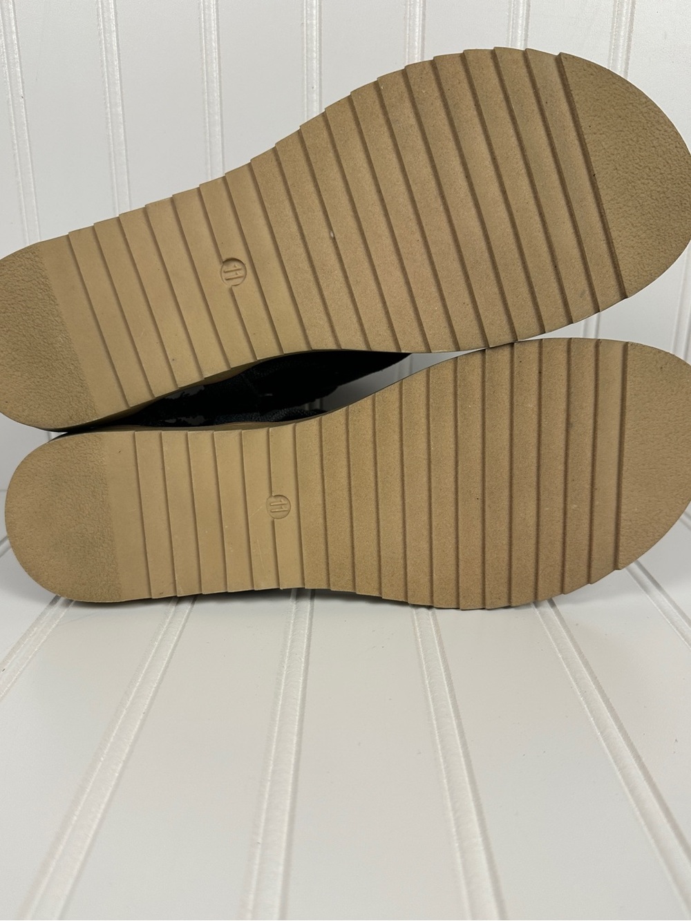 Very G Black Studded Canvas Thong Sandals with Brown Footbed - Picture 6 of 6